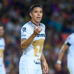 ‘Chispa’ Velarde anunció su retiro como futbol profesional