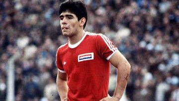 Argentinos saca una camiseta en honor a Maradona