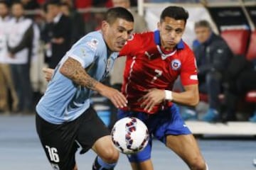 La presión de Alexis Sánchez por el ataque izquierdo de la Roja.