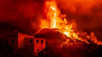 La erupción volcánica de La Palma de 2021 se inició el 19 de septiembre en la localidad de El Paraíso del municipio de El Paso, en la isla de La Palma. Fue la última erupción en la isla desde la del Teneguía en 1971 y la última en Canarias desde la submarina de El Hierro de 2011. Durante la erupción del volcán se produjo el fallecimiento de un hombre.