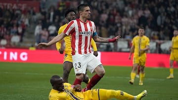 17.03.2024 2ª DIVISION
ESTADIO EL MOLINON SPORTING-ALCORCON DJUKA CON BABIN A SUS PIES EN EL PASADO PARTIDO