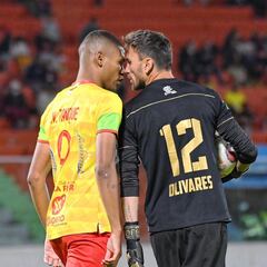 “¿Me quiere dar un besito?”: el curioso encontrón del “Araña” Olivares