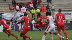 Santa Fe deja ir el liderato absoluto tras el 0-0 con Patriotas