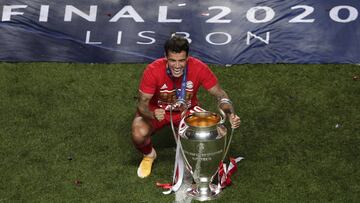 LISBON, PORTUGAL - AUGUST 23: Philippe Coutinho of FC Bayern Munich poses for a photo with the UEFA Champions League Trophy following his team's victory in the UEFA Champions League Final match between Paris Saint-Germain and Bayern Munich at Estadio