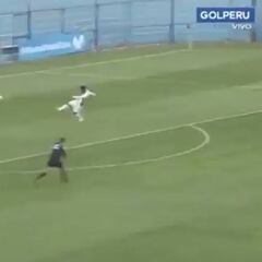 ¡Rompió el arco! La tremenda volea de Oslimg Mora para estrenarse con Alianza Lima