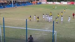 El golazo de Navia en México: ¡tiro libre al ángulo!