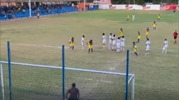 El golazo de Navia en México: ¡tiro libre al ángulo!