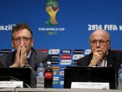 Blatter y Valcke, excluídos de cualquier actividad futbolística durante seis años y ocho meses