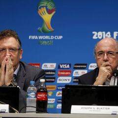 Blatter y Valcke, excluídos de cualquier actividad futbolística durante seis años y ocho meses