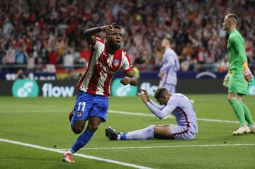 1-0. Thomas Lemar celebra el primer gol.