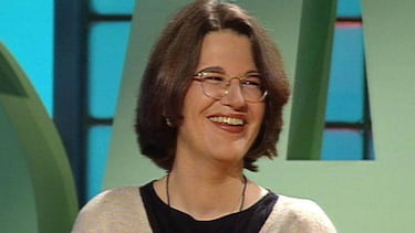 Cronológicamente, fue la segunda mujer en llegar a los 100 programas y la primera en ganar el concurso de supermagníficos. Su participación fue entre el 1999 y el 2000.