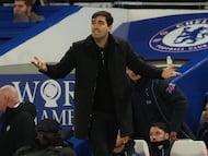 Iraola durante un partido en Stamford Bridge.