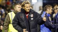 Al club le preocupa la baja forma de Forlán