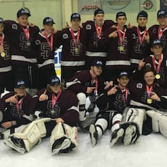 Once días después del tiroteo, la preparatoria Stoneman Douglas gana el estatal de hockey