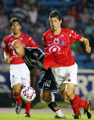 Tras cuatro años en Pumas, en 2007 el 'Pikolín' defensa pasó a las filas del Veracruz, donde tuvo un paso fugaz.