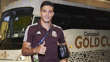 Raúl Jiménez a Van Dijk: "Me quedo con el gol que les hice en aquel partido"