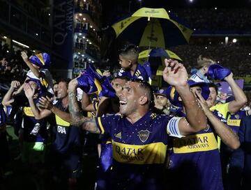 Boca es el nuevo campeón de la Superliga con un punto de diferencia sobre River Plate, equipo que empató ante Atlético Tucumán.