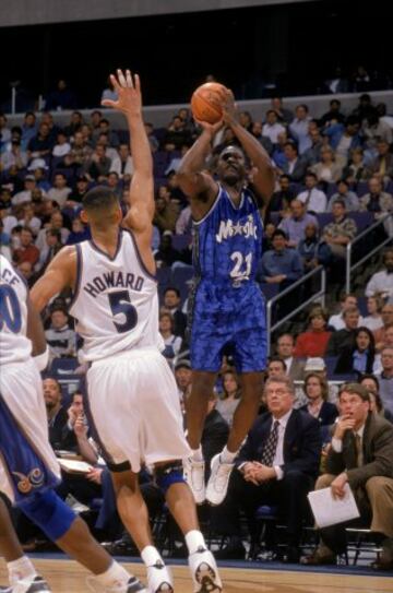 Dominique Wilkins con los Orlando Magic en 1999.