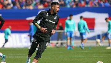 Futbol, Universidad de Chile vs Colo Colo.
Fecha 19, Campeonato Nacional 2024.
El jugador de Colo Colo Mauricio Isla es fotografiado contra Universidad de Chile previo al partido de primera division disputado en el estadio Nacional en Santiago, Chile.
10/08/2024
Jonnathan Oyarzun/Photosport
Football, Universidad de Chile vs Colo Colo.
19th turn, 2024 National Championship.
Colo Colo's player Mauricio Isla is pictured against Universidad de Chile before the first division match held at the Nacional stadium in Santiago, Chile.
10/08/2024
Jonnathan Oyarzun/Photosport