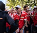 Tensión en la entrada de la afición del Union Berlin en el Bernabéu