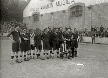 El Real Unión es parte viva de los orígenes del fútbol español. Participó en la primera liga de la historia en la temporada 1928/29. Puede presumir de tener tres Copas del Rey, pero actualmente están muy lejos de aquel legado, ya que no pisa el fútbol profesional desde 2010. 
