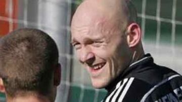Gravesen: "Mi papel es dar balones a las estrellas y no mandar"