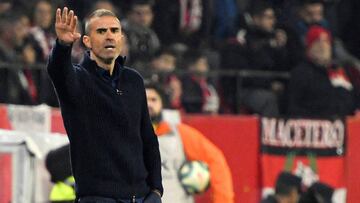 GRAF6457. SEVILLA, 03/01/2020.- El entrenador del Athletic de Bilbao, Gaizka Garitano, durante el partido ante el Sevilla FC, de LaLiga que se juega hoy viernes en el estadio Ramón Sánchez-Pizjuán, en Sevilla. EFE/Raúl Caro