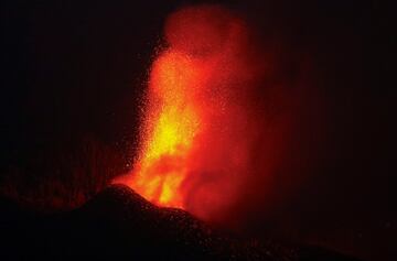 Imágenes del volcán durante la noche del 21 de septiembre. 