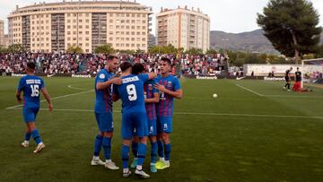Los jugadores del Eldense celebran el segundo gol anotado ante el Celta B.