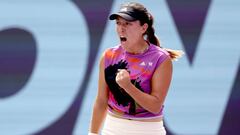 ZAPOPAN, MEXICO - OCTOBER 20: Jessica Pegula of the United States celebrates match point against Bianca Andreescu of Canada on day four of WTA Guadalajara Open Akron 2022, part of the Hologic WTA Tour, at Centro Panamericano de Tenis on October 20, 2022 in Zapopan, Mexico. (Photo by Matthew Stockman/Getty Images)