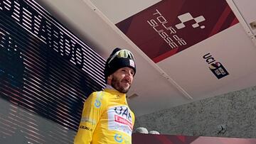 Adam Yates como líder de la Vuelta a Suiza.