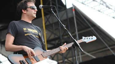 Cofundador del grupo Fountains of Wayne, así como compositor de cine, televisión y teatro, Adam Schlesinger fue nominado a todo tipo de premios. Conquistó el éxito de los Emmy en tres ocasiones. Falleció el 1 de abril a los 52 años después de ingresar en marzo a causa del COVID-19.