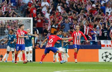 En la última jugada de la primera mitad Griezmann aprovechó un balón muerto tras un disparo de Lino rebotado, que llegó a pelear Witsel, y de media chilena puso el empate.