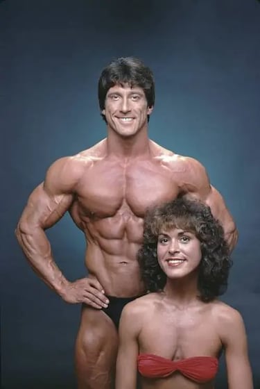 El físico del exfisicoculturista ha sido considerado uno de los mejores en la historia del culturismo debido a su meticuloso enfoque en la simetría y la proporción. Su método de trabajo se centraba en la meditación y relajación en lugar de enfatizar en la técnica.