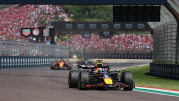 Max Verstappen (Red Bull RB21). Ímola, Italia. F1 2025.