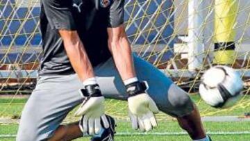 <b>UN SEGURO DE VIDA. </b>El gallego Diego López ha dado estabilidad bajo palos a la portería amarilla y se ha hecho un fijo en el once.