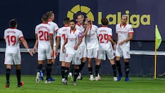 Los jugadores del Sevilla celebran el gol de Munir.
