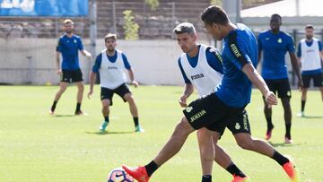 Oscar Duarte entrena junto a Salva Sevilla.