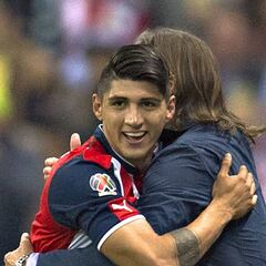 Alan Pulido: “Matías Almeyda es un técnico maravilloso”