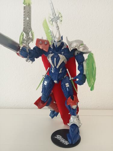 La versión manga de Spawn se luce en este bestial mecha articulado de Todd McFarlane