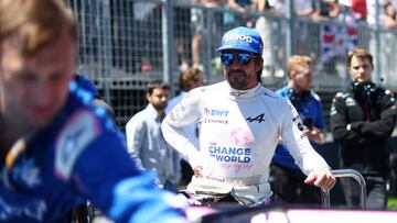 Fernando Alonso en la parrilla momentos previos a la carrera del GP de Canadá.