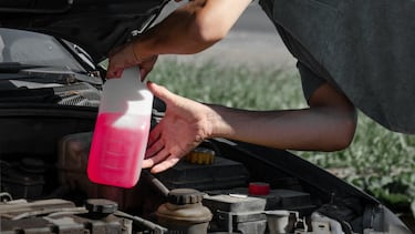 ¿Para qué sirve el anticongelante en el auto y cuánto dura en el motor?