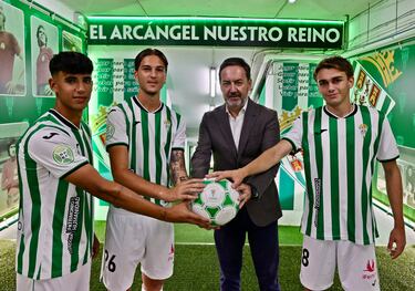 Una apuesta por los juveniles Albuera, Antras y García