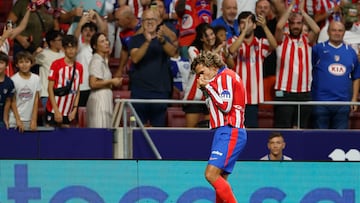 MADRID, 25/08/2024.- El delantero francés del Atlético de Madrid Antoine Griezmann celebra el gol marcado ante el Girona durante el partido de la segunda jornada de Liga de Primera División que Atlético de Madrid y Girona disputan esta tarde en el Civitas Metropolitano, en Madrid. EFE/Mariscal
