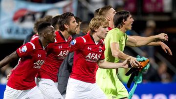 El Astra Giurgiu, de celebración tras un partido contra el AZ Alkmaar.