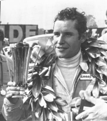 Aparece en los libros de historia como uno de los mejores pilotos belgas de F1. Destacó también por su versatilidad al volante, ya que compitió en pruebas tan dispares como la F1, resistencia y Dakar. En el 'Gran Circo' sumó ocho victorias y 25 podios, ganó los mundiales de resistencia de 1982 y 1983, las 24 Horas de Le Mans en 1969, 1975, 1976, 1977, 1981 y 1982 y el Rally Dakar de 1983 con un Mercedes 280 GE y con Claude Brasseur de copiloto.