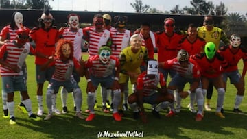 Portan máscaras para rendir homenaje a Toros Neza