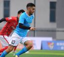 La espera de goleador chileno para volver al fútbol de China