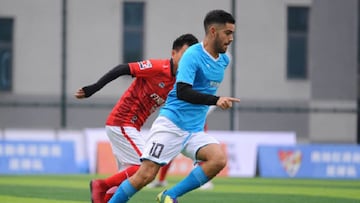 La espera de goleador chileno para volver al fútbol de China