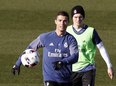 Varane out for Celta trip; Enzo, Mariano and Achraf in squad